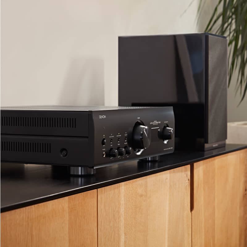 Denon PMA-1700NE lifestyle image