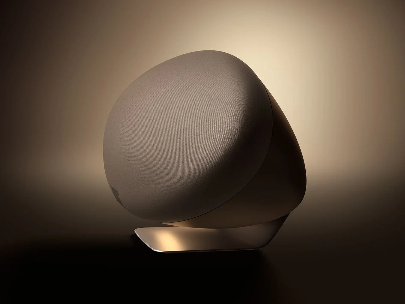 Side profile of Zeppelin Pro